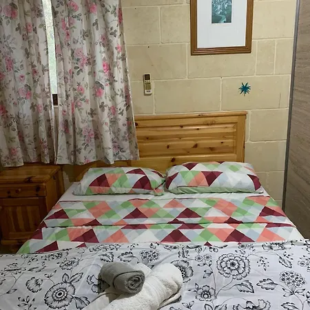 Sunny Gozo Getaway Pool & Easy Check-in