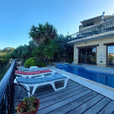 Sunny Gozo Getaway Pool & Easy Check-in