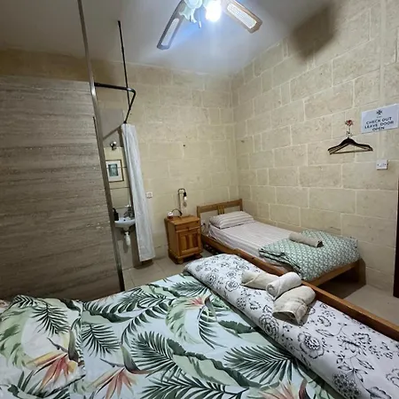 Sunny Gozo Getaway Pool & Easy Check-in 3*