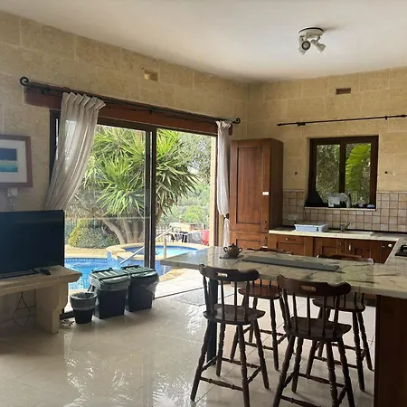 Sunny Gozo Getaway Pool & Easy Check-in Отель типа 