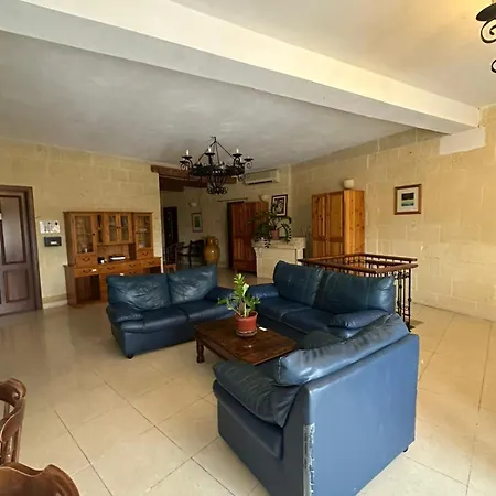 Sunny Gozo Getaway Pool&easy Check-in 3*