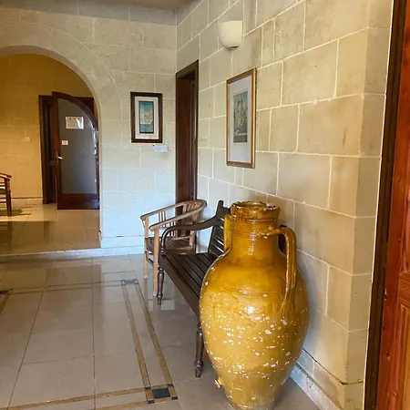 Sunny Gozo Getaway Pool&easy Check-in 3*