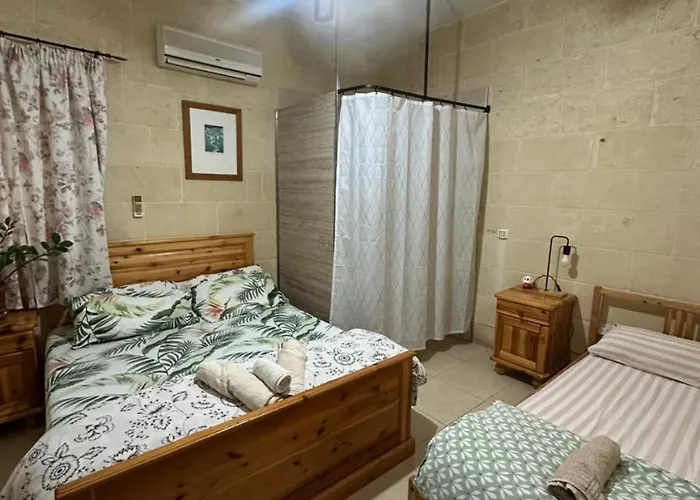 Sunny Gozo Getaway Pool & Easy Check-in Bed and Breakfast 3*