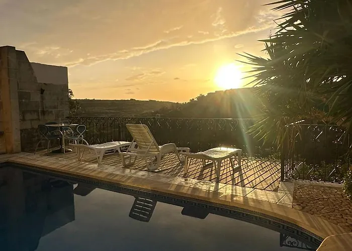 Sunny Gozo Getaway Pool & Easy Check-in 3*