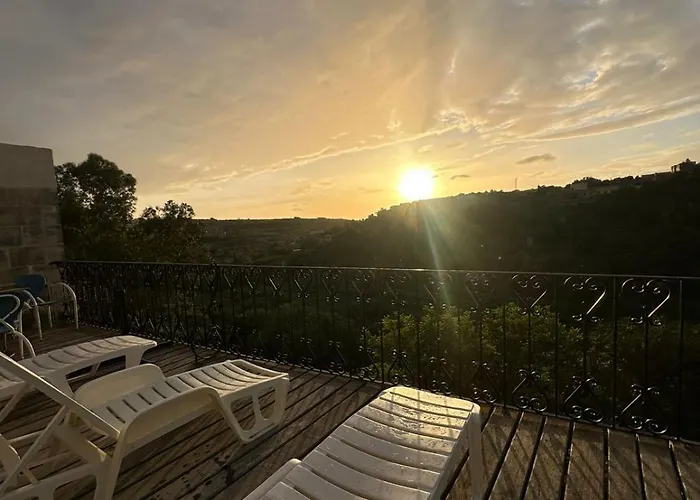 Sunny Gozo Getaway Pool&easy Check-in 3*