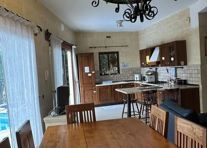 Sunny Gozo Getaway Pool & Easy Check-in Bed and Breakfast Ghajn il-Kbira (Gozo)